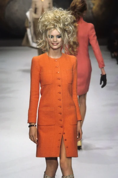 Look 25